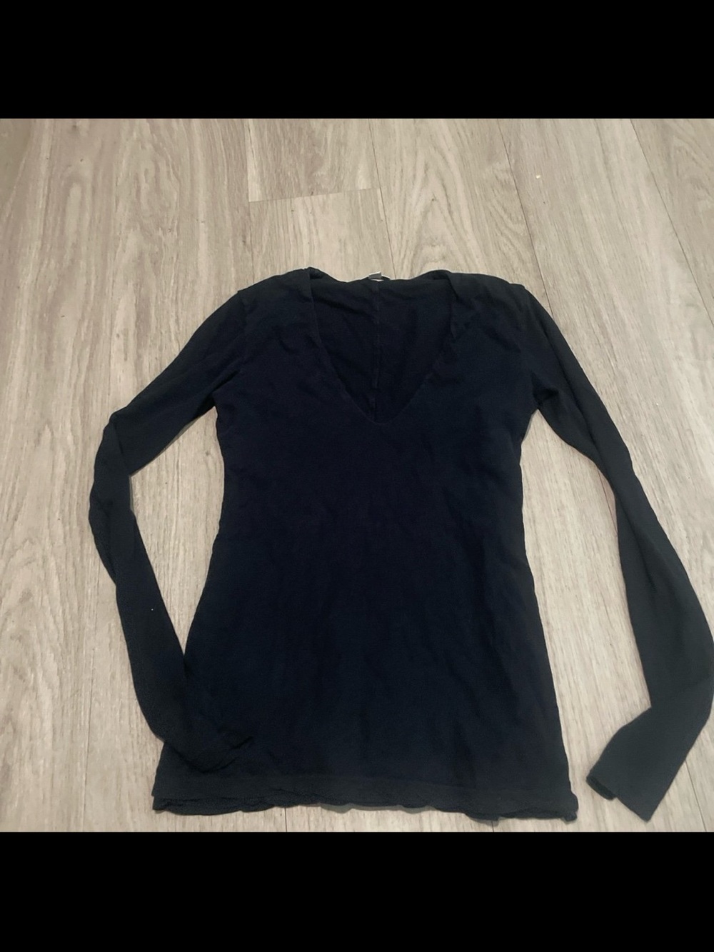 James Perse Black V-Neck Long Sleeve Tee
